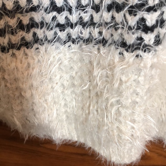 Sweater - Picture 5 of 5